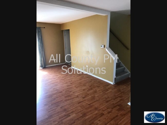 Foto del edificio - 18W185 Kirkland Ln