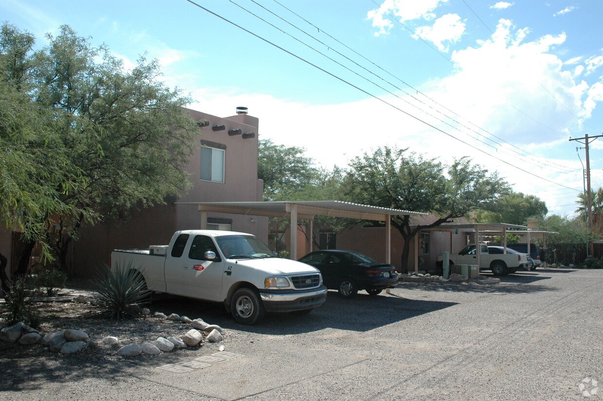 Building Photo - 2719-2727 N Flanwill Blvd