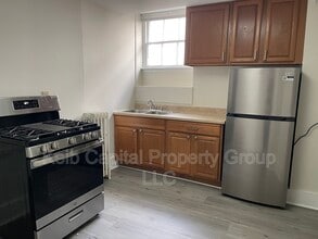 Building Photo - 211 Ballston Ave