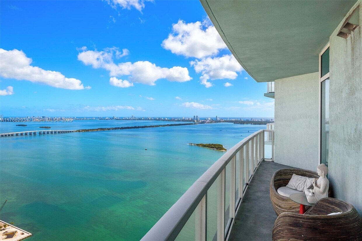 Foto principal - 1900 N Bayshore Dr