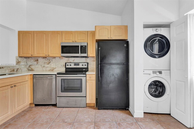 Foto del edificio - 7851 NW 6th St