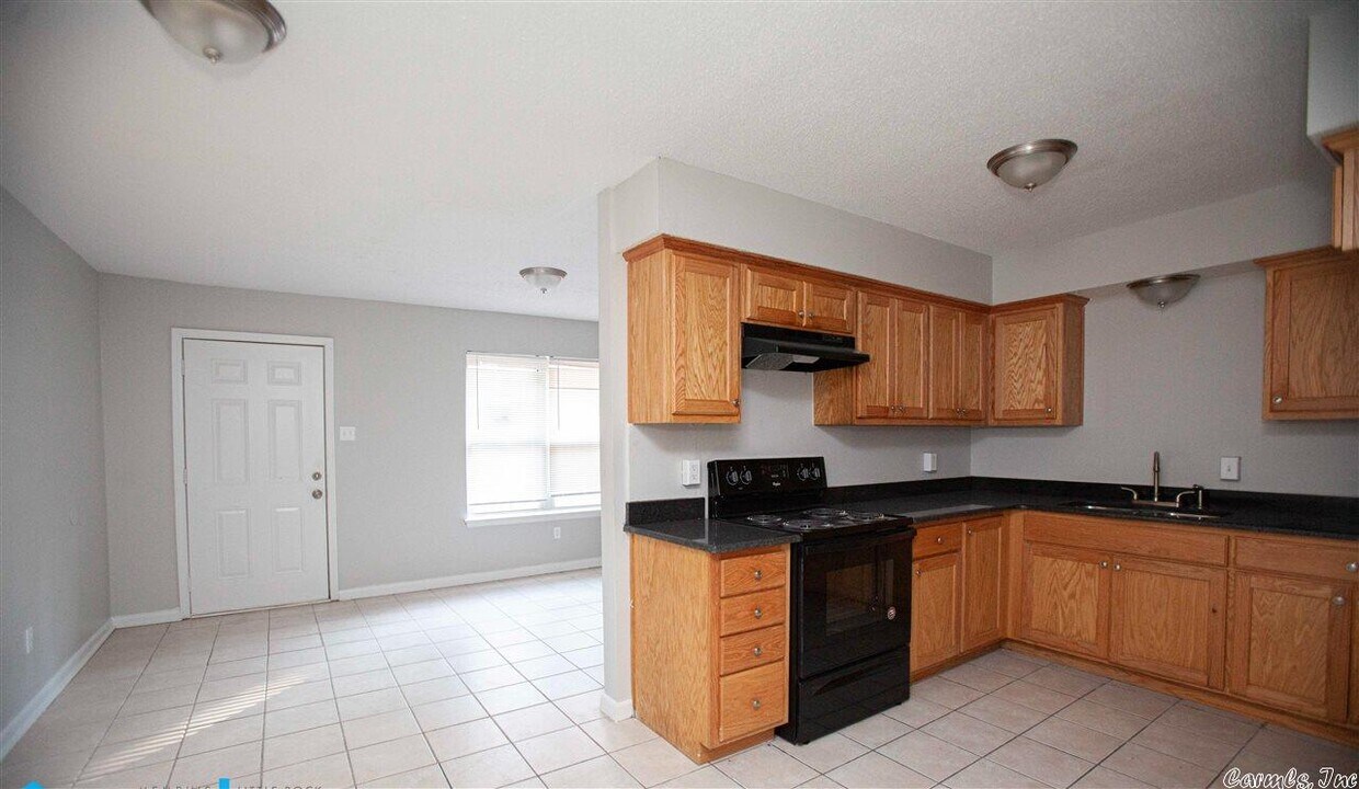 Building Photo - 8900 Tanya Dr