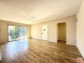 Building Photo - 925 S Holt Ave