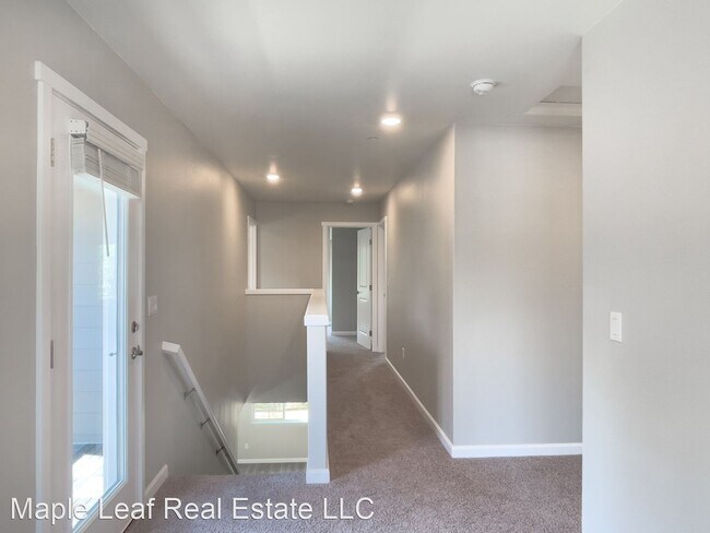 Building Photo - 3 br, 2.5 bath House - 8726 E Gilman Ave