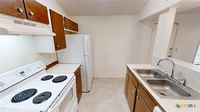 Building Photo - 3076 Carroll Dr