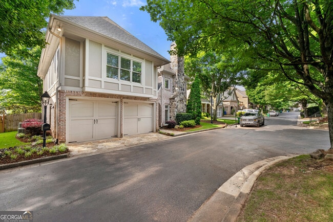 Building Photo - 2041 Mendenhall Cir