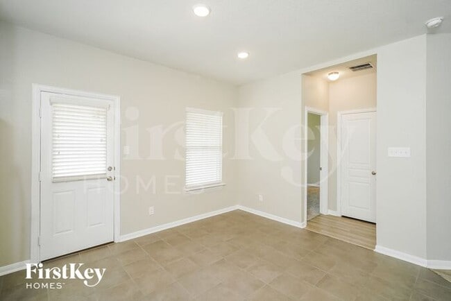 Building Photo - 8941 Elizabeth Pk