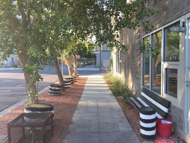 Foto del edificio - 821 3rd St.