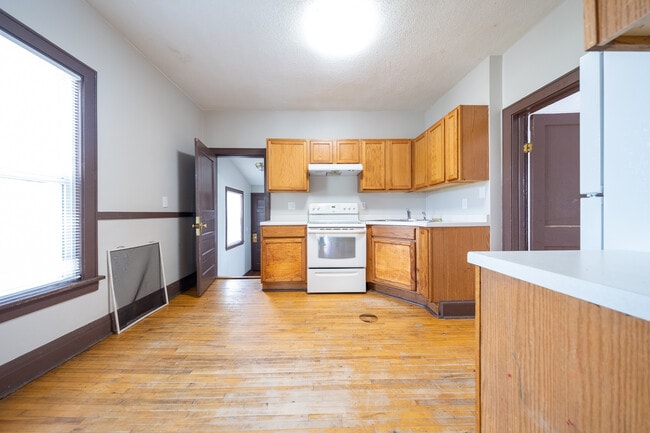 Building Photo - 1084 Sims Ave