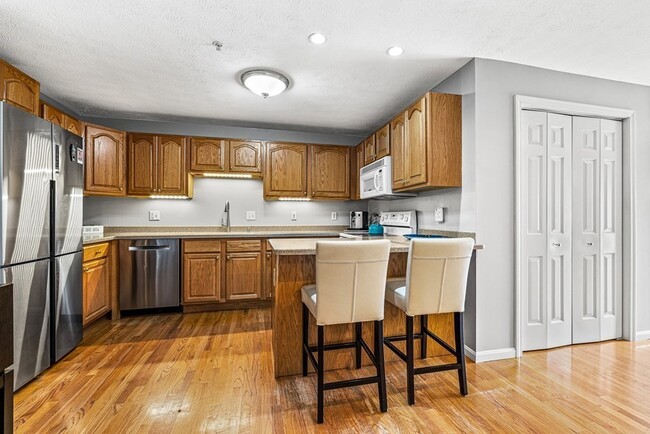 Building Photo - 7 Conant Rd