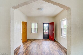 Building Photo - 3467 E 149th St