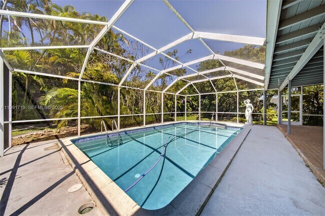 Foto del edificio - 10142 SW 79th Ave