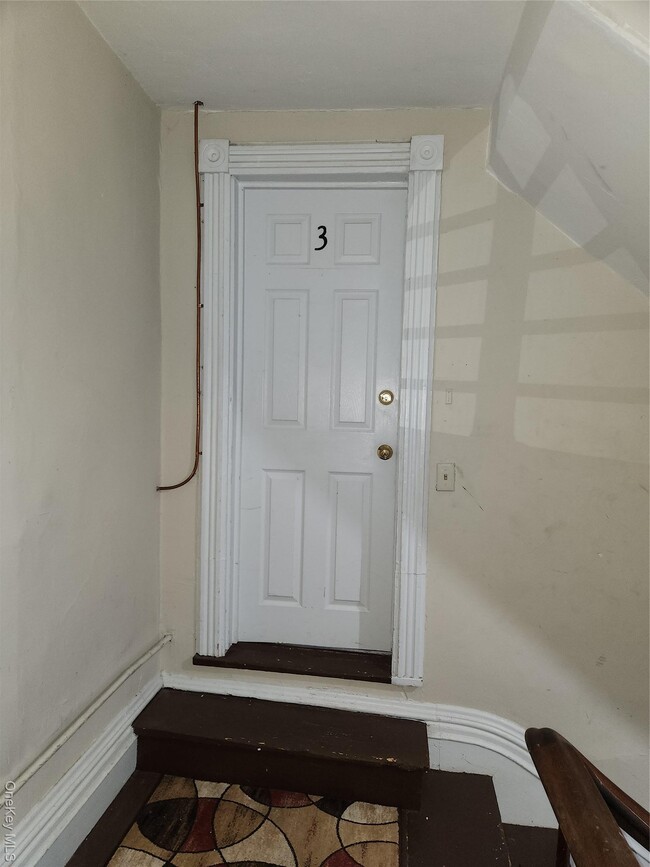 Building Photo - 5635-5639-5639 NY-82