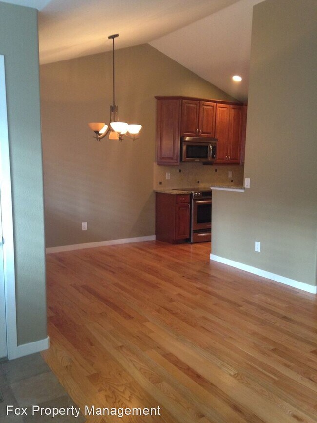 Building Photo - 4 br, 3 bath House - 509 Ridgeview Drive