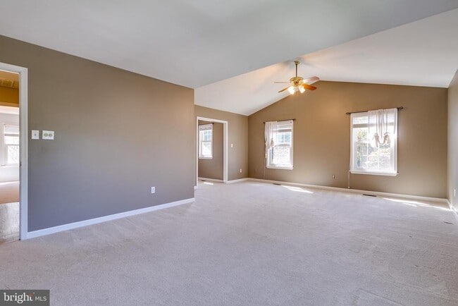 Building Photo - 12010 Sugarland Valley Dr