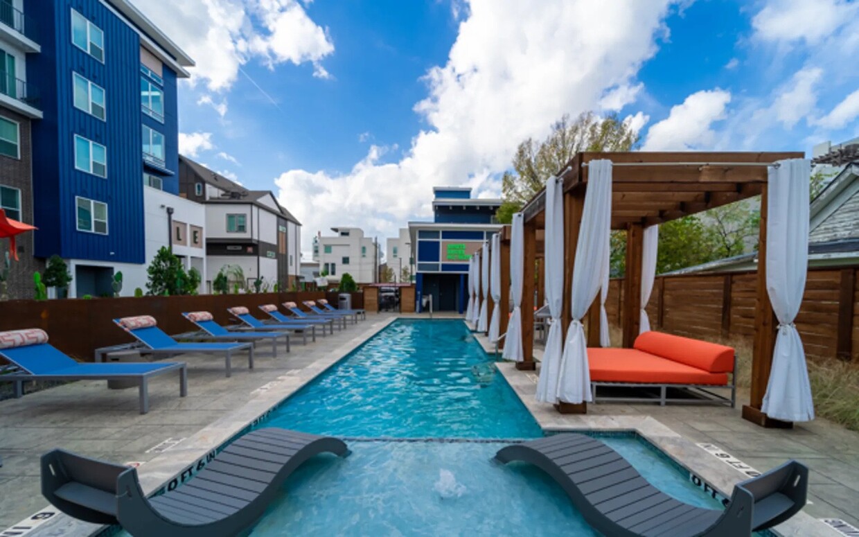 Primary Photo - Urban Oasis: 2 Bedroom Apartment Luxury