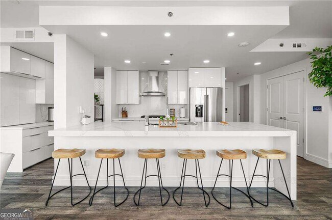 Foto del edificio - 3338 Peachtree Rd