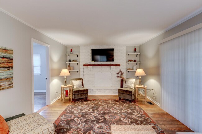 Building Photo - 9016 Wallingwood Dr