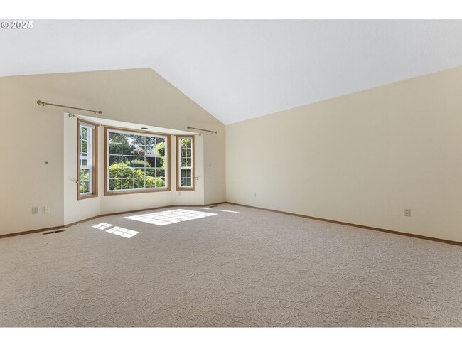 Building Photo - 3-Bedroom Home with Granite Kitchen, Famil...