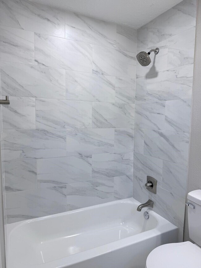 Foto del edificio - 1315 Tiny Tree Dr