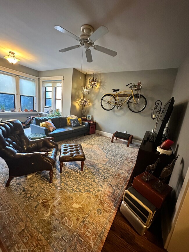 Foto del edificio - 4854 N Albany Ave