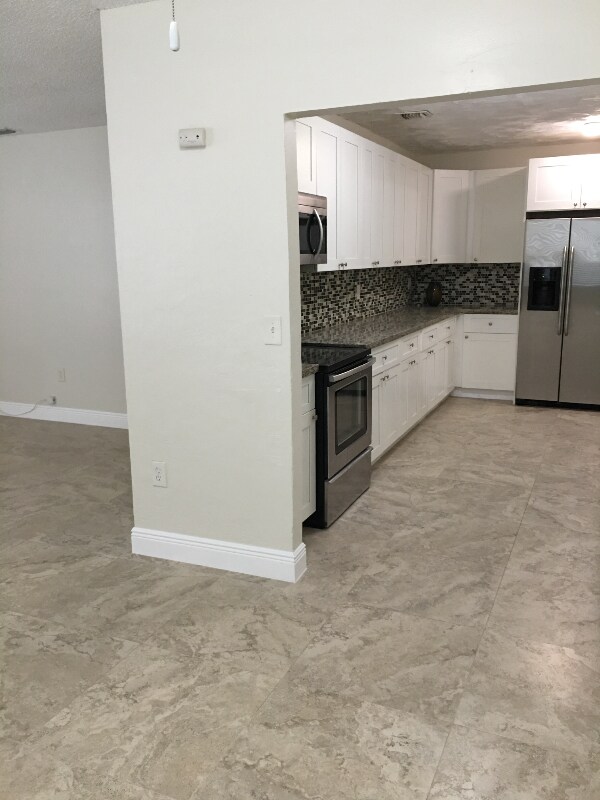 Foto del edificio - 195 Street, NW 42 Ave