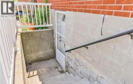 Building Photo - 127 Poplar Rd