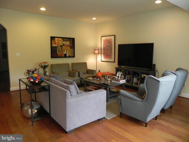 Foto del edificio - 420 Quarry Point Rd