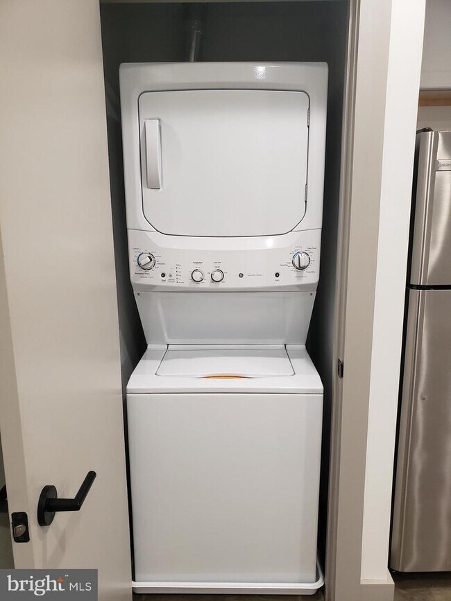 Building Photo - 4127 Main St