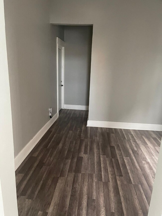 Schricker Apartments 401 W 4th St Davenport, IA Apartments for Rent