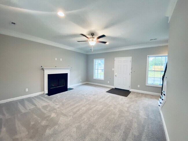 Foto del edificio - Knoxville 37924 - 3 bedroom, 2.5 bath home...