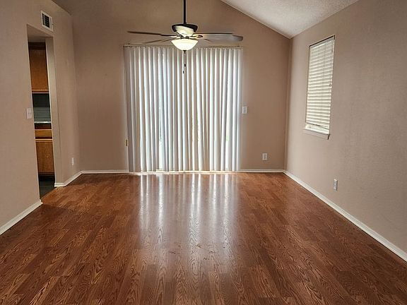 Foto del edificio - Clean and Spacious 3Bedroom