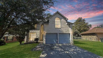 Building Photo - 374 Lake View Dr