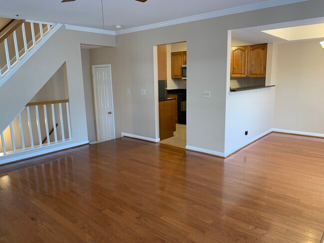 Foto del edificio - 5708 Chapman Mill Dr