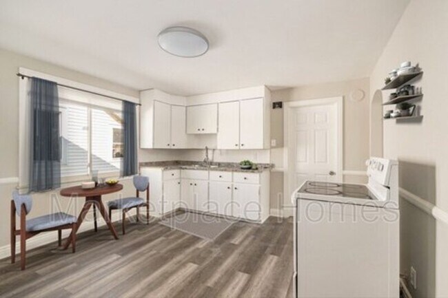 Foto del edificio - 8161 Bliss St