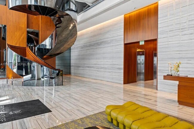 Foto del edificio - 1300 Brickell Bay Dr