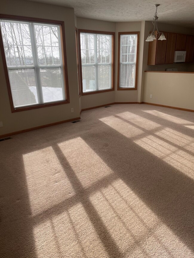 Building Photo - 5513 Sandhutton Ct