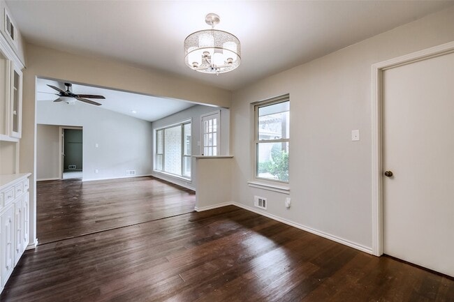 Foto del edificio - 6306 Highgate Ln