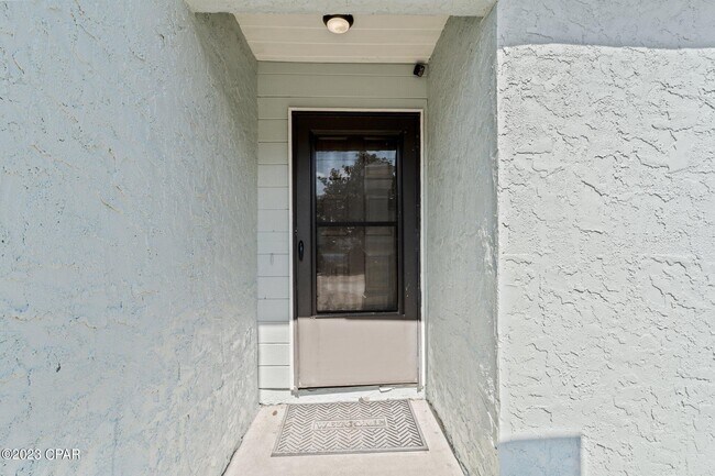 Building Photo - 8516 N Lagoon Dr