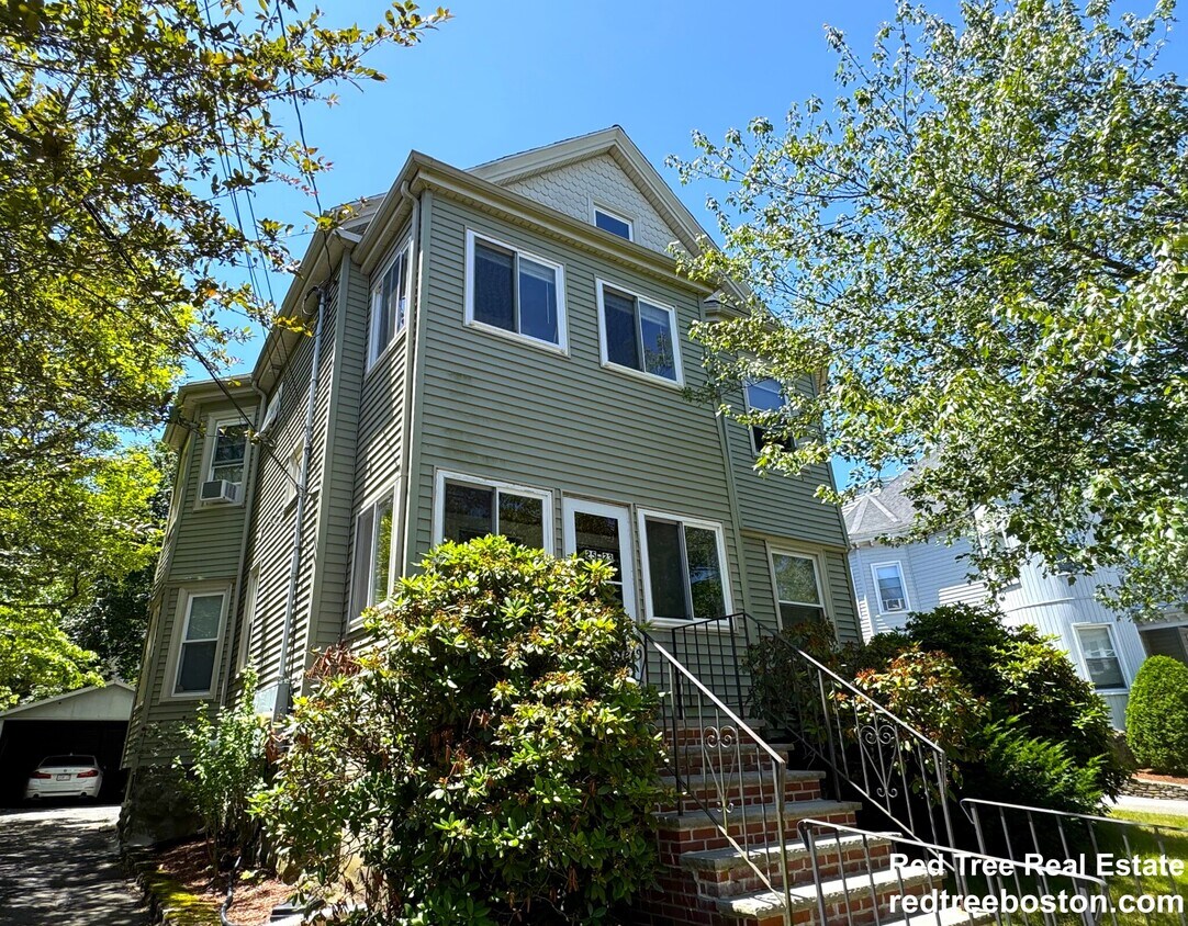 Primary Photo - 25 Fuller St
