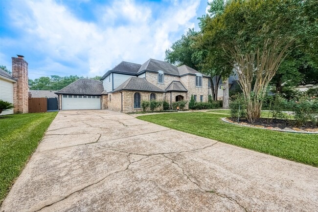 Building Photo - 15511 Rana Ct