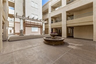 Building Photo - 210 E Flamingo Rd