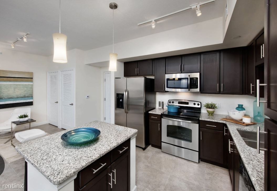 Foto principal - 3 br, 2 bath Condo - 8720 NW 33rd St NUEVO...