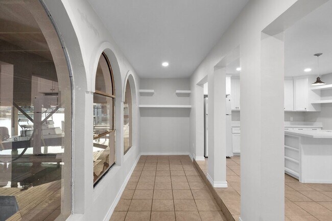 Foto del edificio - 1313 Harbor Island Dr