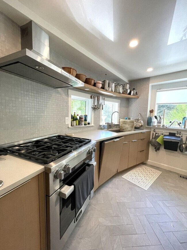 Building Photo - Contemporary 2 Bedroom, 2 Bathroom Single Family Home in Andover MA