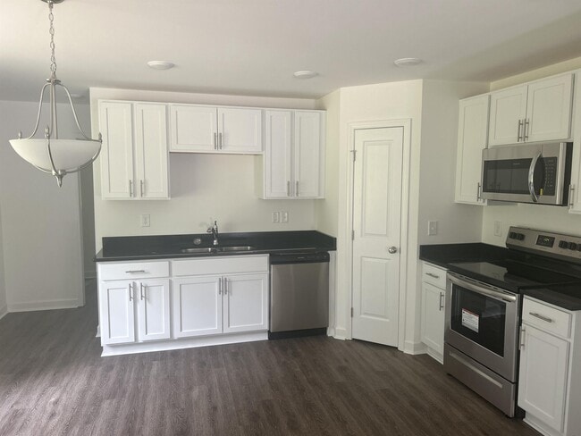 Building Photo - 320 Groves Ave