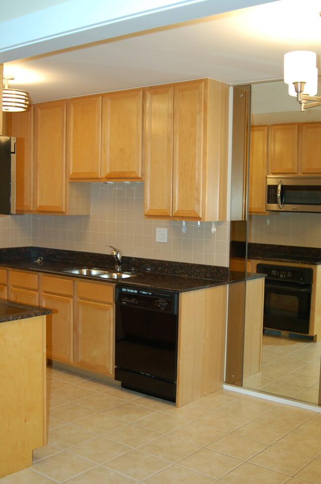 Foto del edificio - 870 E Old Willow Rd