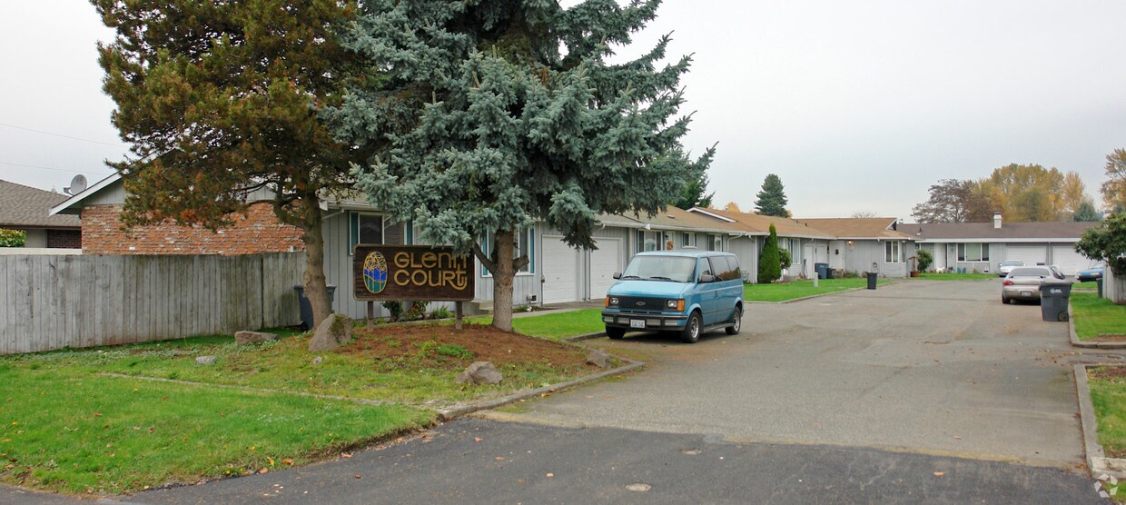 Primary Photo - Glenn Court Apartments