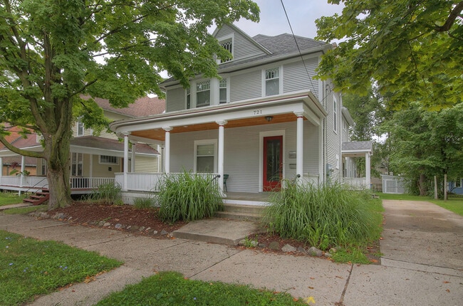 Building Photo - 721 Kellogg St SE