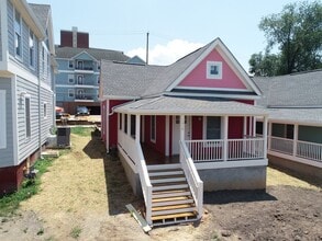 Building Photo - 1614 Forest Ave